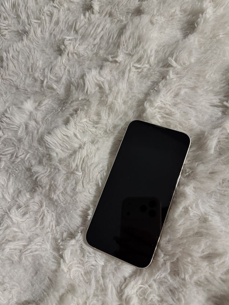 Apple iPhone 13 128GB - 2