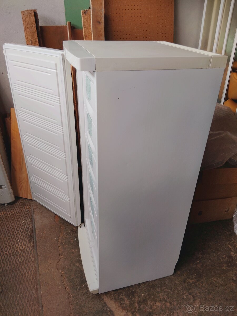 Mrazák Liebherr GS 2413 - 2