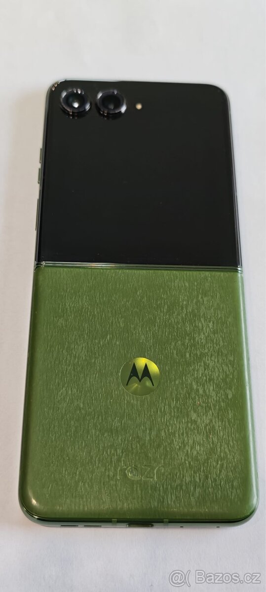 Motorola RAZR 50 Ultra - 2