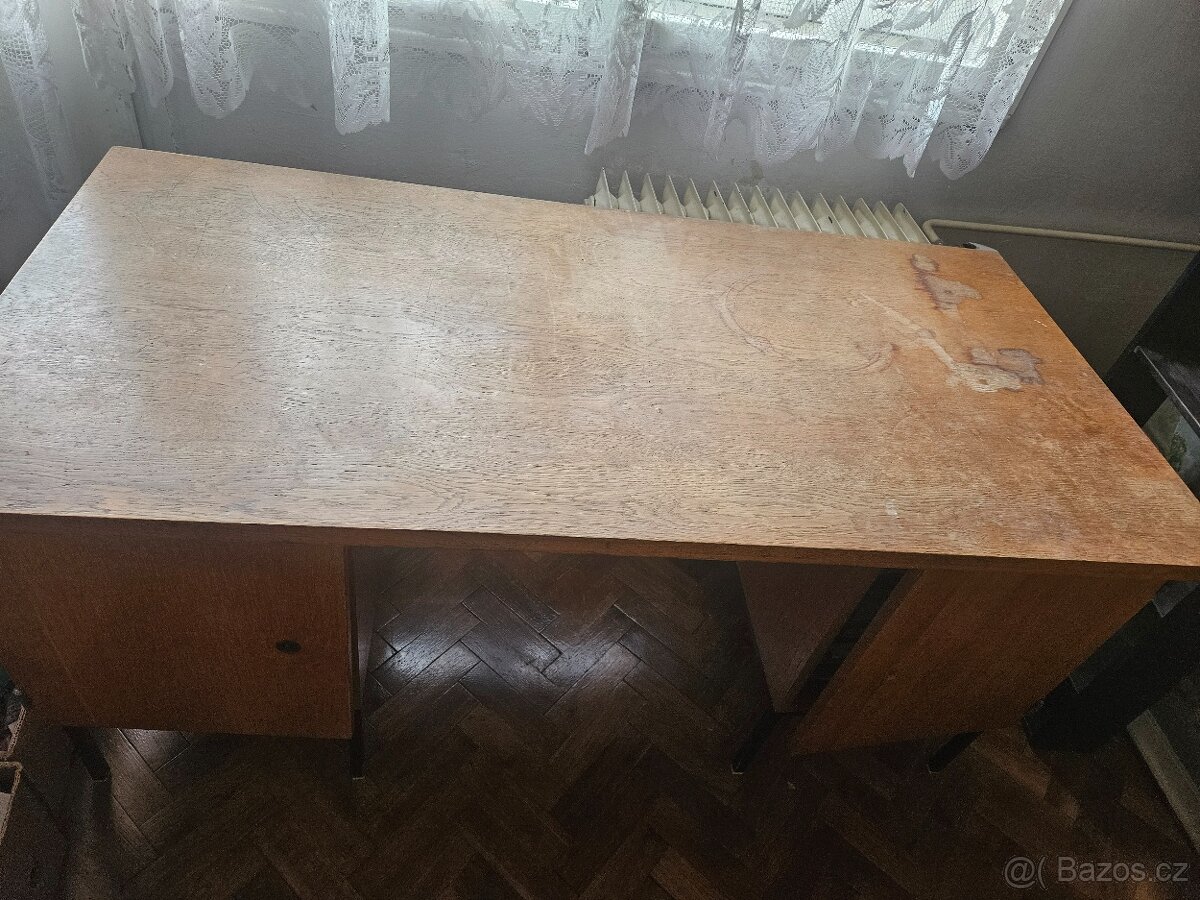Daruji psací stůl - 2