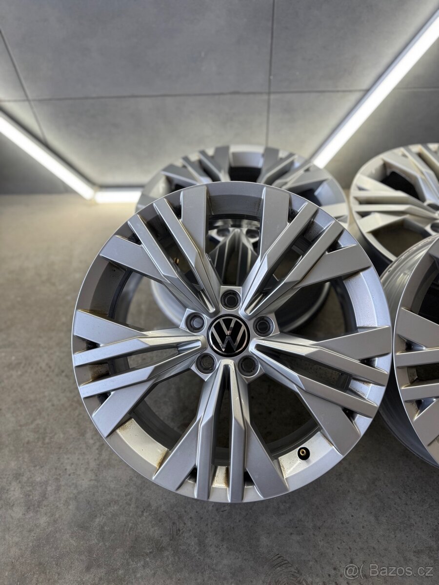 ORIGINÁLNÍ ALU SADA VW PASSAT B8 - 2