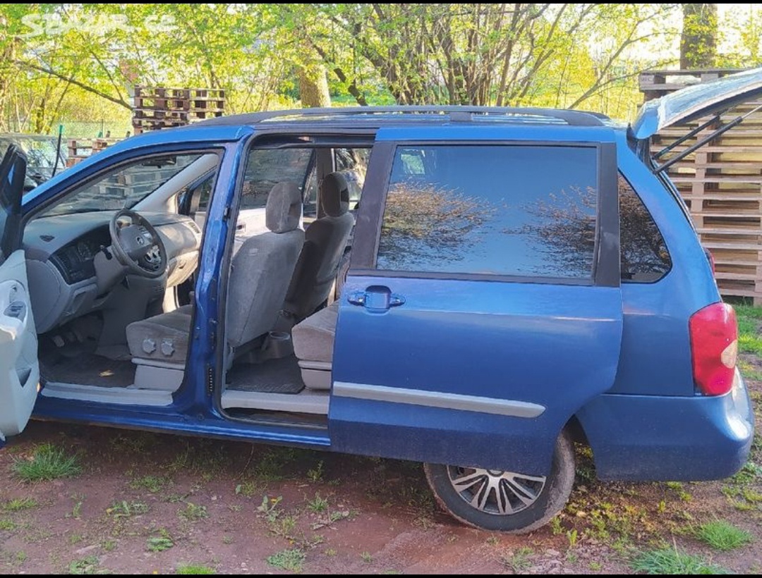 Mazda MPV 2001 na náhradní díly - 2