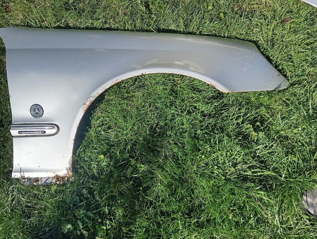 Mercedes 203 blatníky - 2