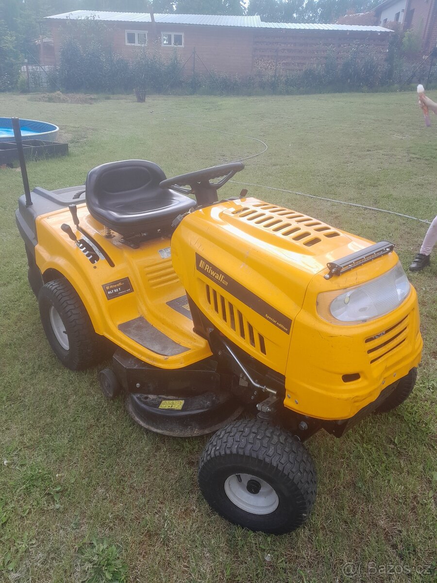 Zahradní traktůrek RIWALL RLT 92 T - 2