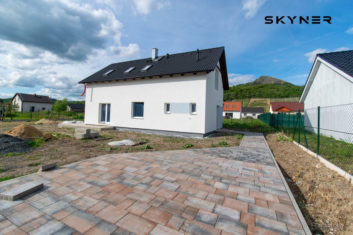 Prodej, Rodinné domy, 130 m² - Žalhostice, ev.č. 01093 - 2