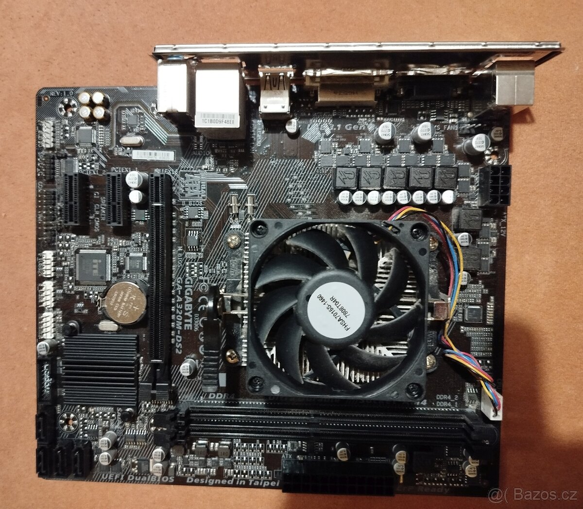 Gigabyte GA-A320M-DS2 + procesor AMD A8-9600 - 2
