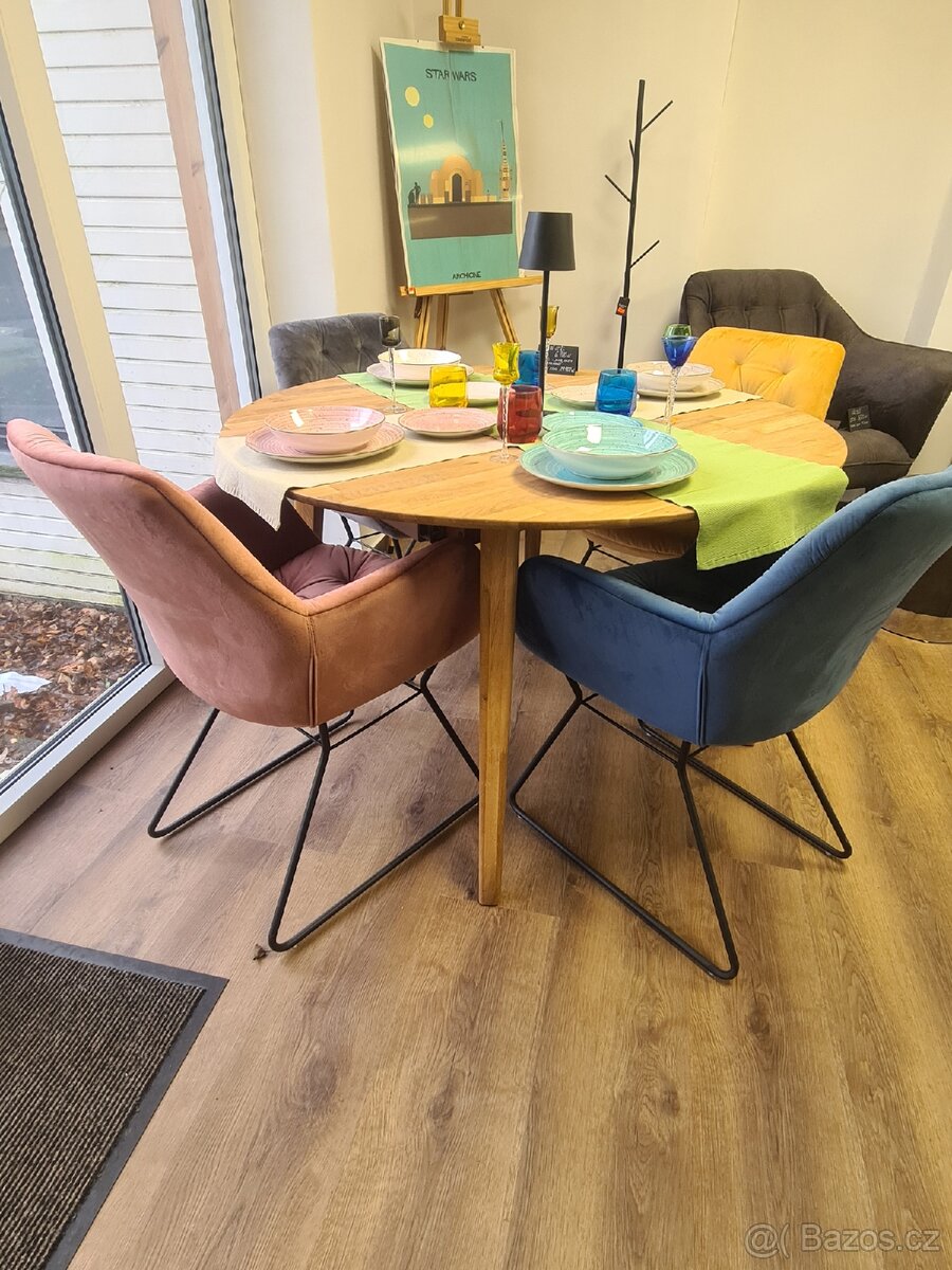 Jídelní stůl s křesly - 2