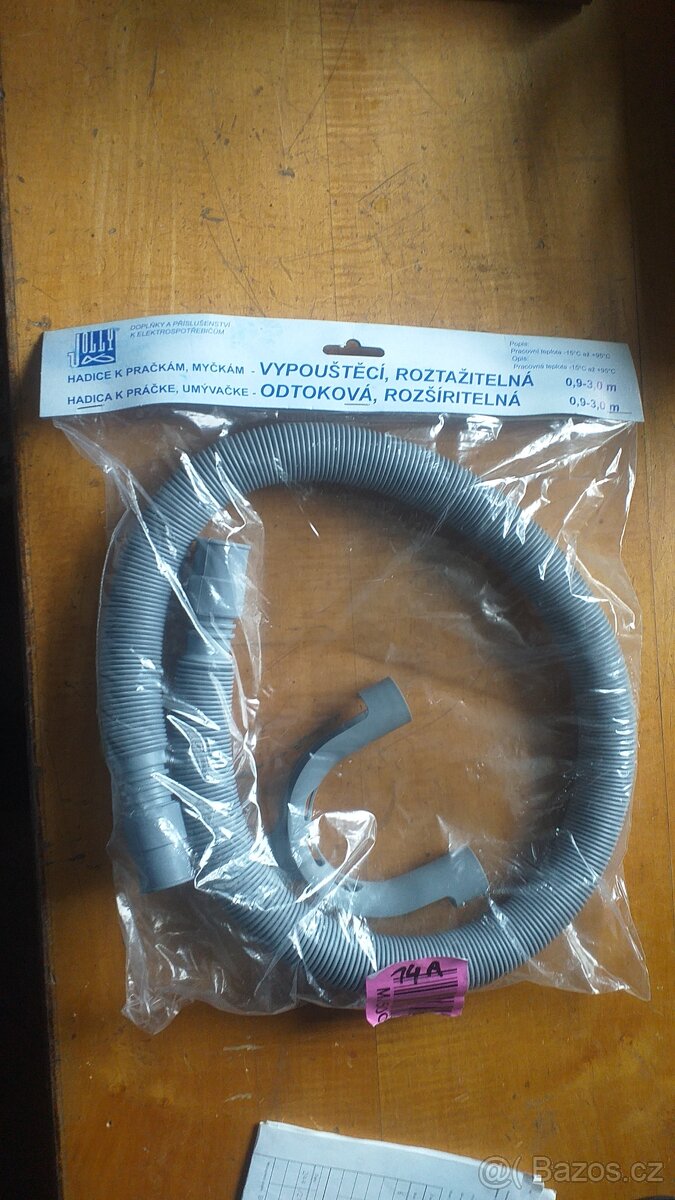 Prodám vypouštěcí hadici k pračce na fotce. Délka 300 cm. - 2