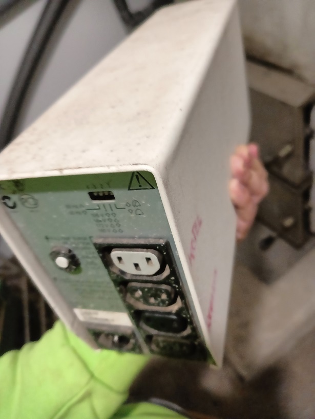 Prodám záložní zdroj UPS 500VA - 2