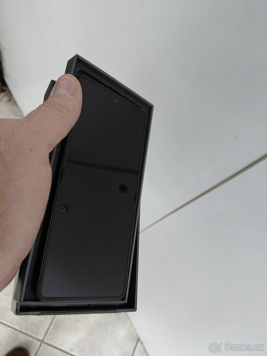 Samsung Galaxy Z Flip 7 5G - 2