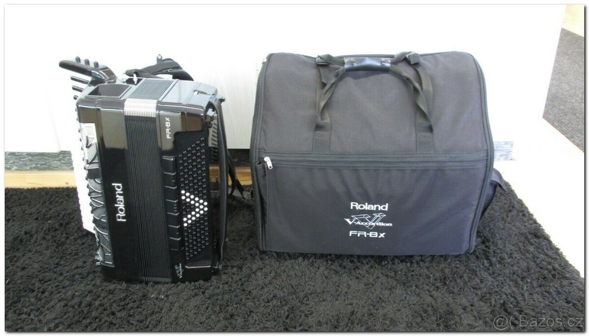 ROLAND Akordeon V-Accordion Mod. FR-8X BK s brašnou - 2
