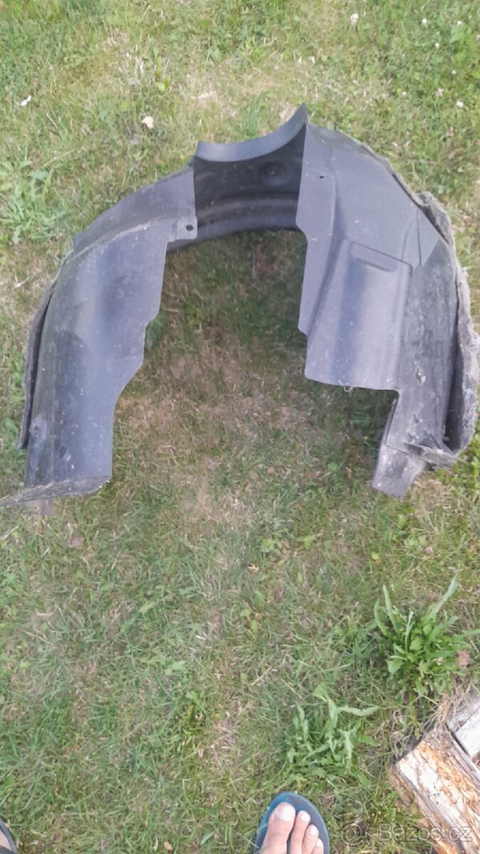 Ford mondeo mk5 levý přední podběh - 2