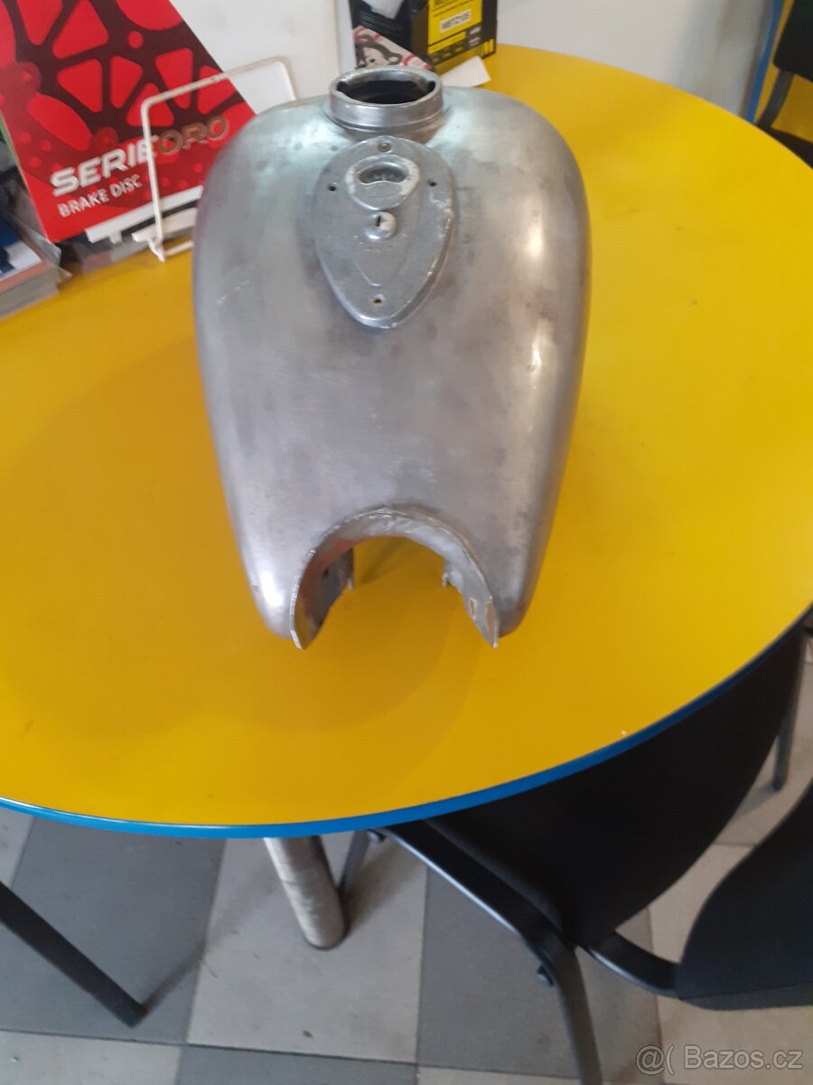 Jawa pérák nádrž - 2