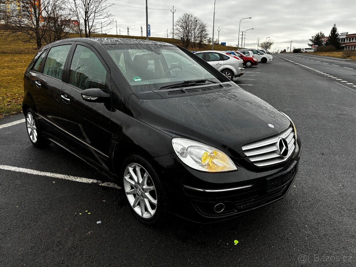 Mercedes Benz B150 - 2