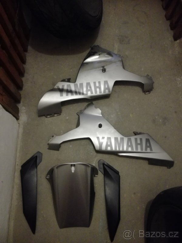 YZF R1 2002-2003 plasty + brzdove hadice - 2