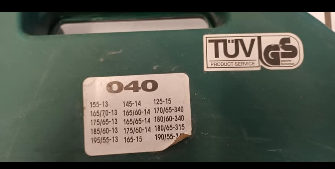 Prodám hydraulický zvedák + sněhové řetězy - 2