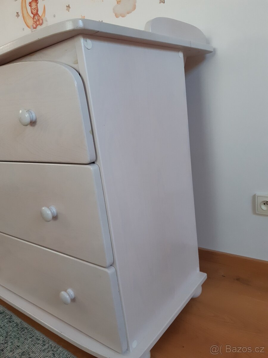 Komoda s přebalovacím pultem - 2