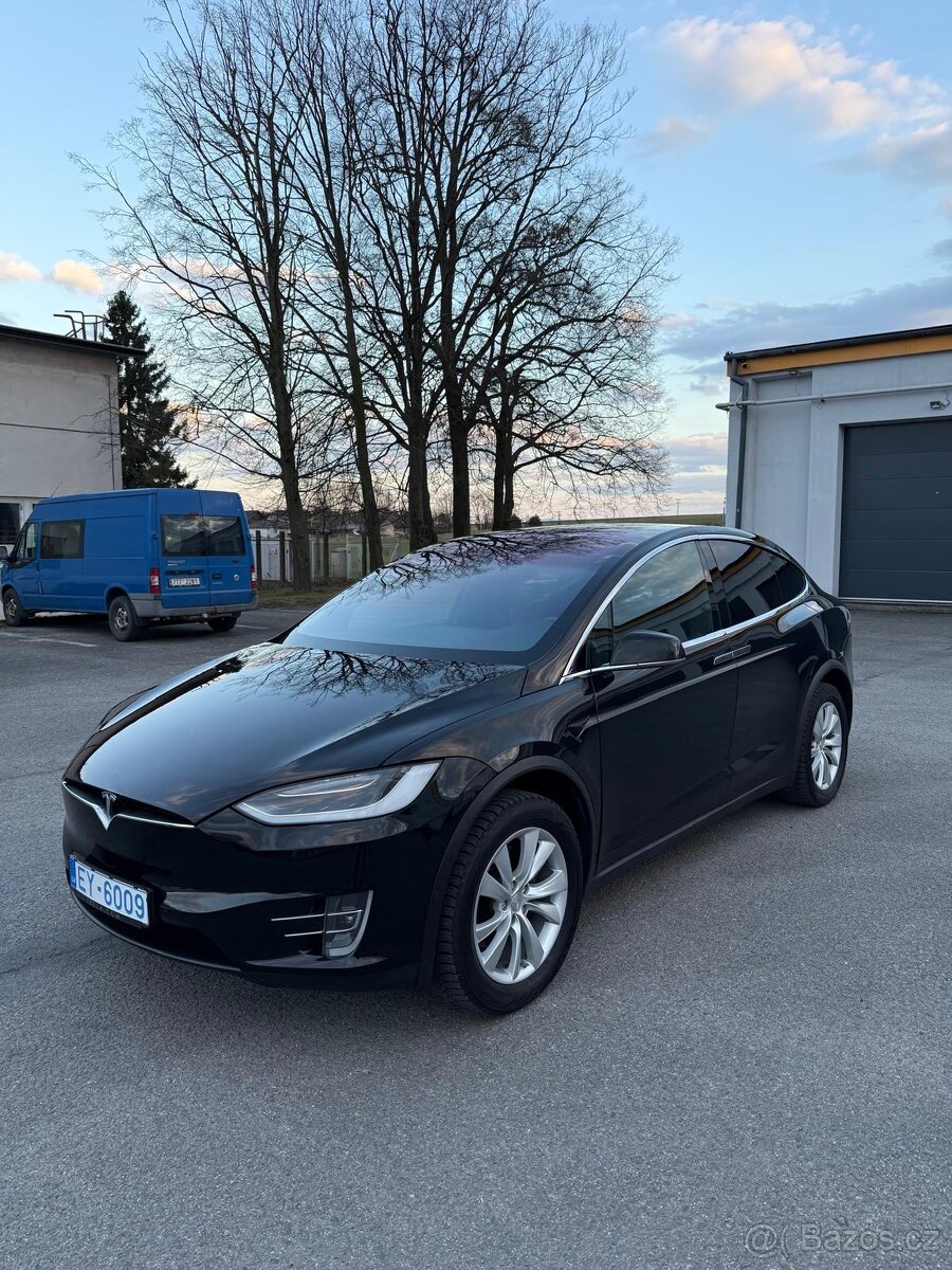 TESLA MODEL X 75D FREE SUPERCHARGING - 2