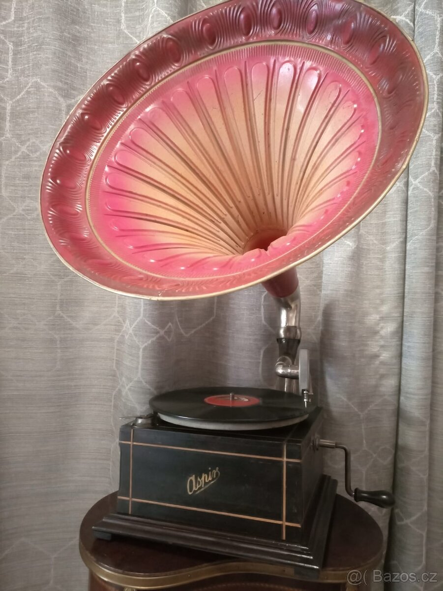 Gramofon s troubou - 2