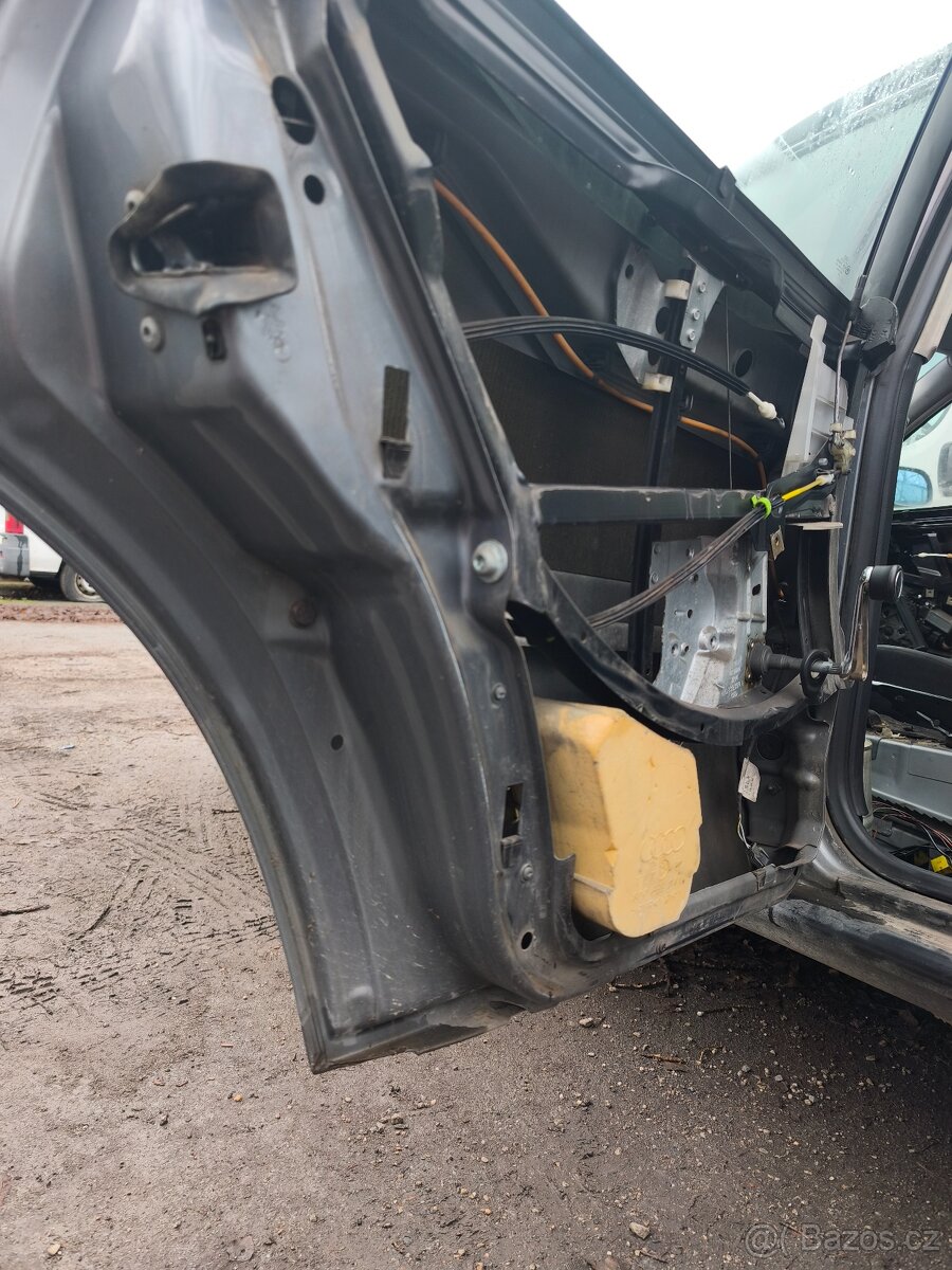 Audi A4 B5 zadní dveře předface - 2