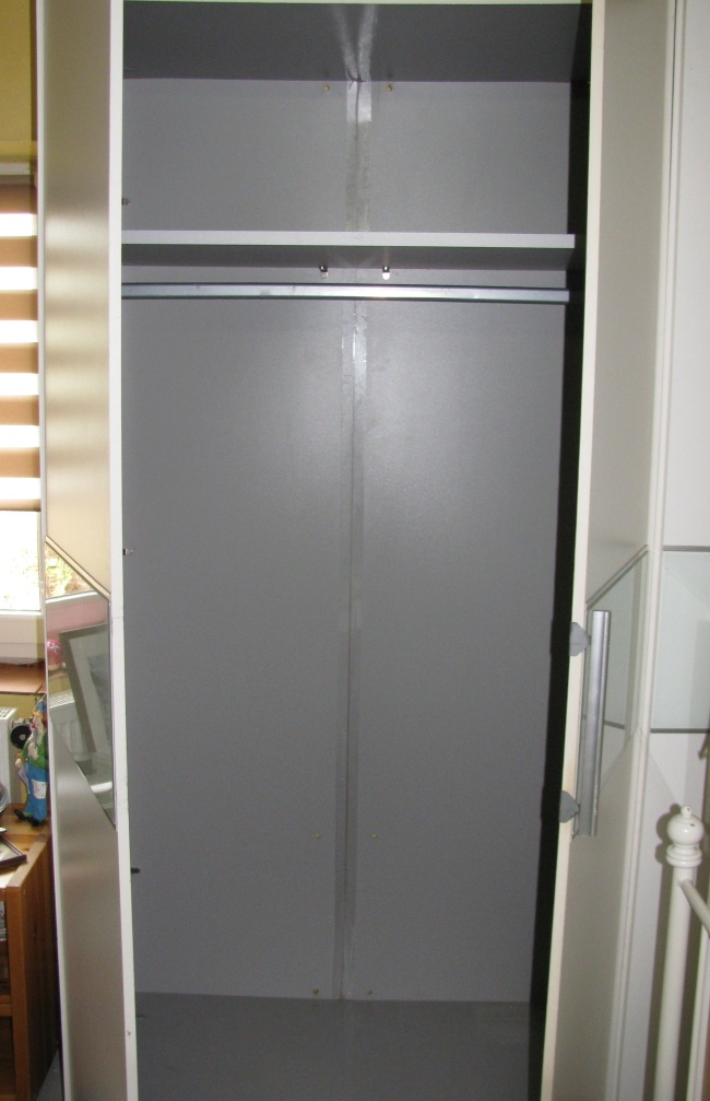 Šatní skříň - 2