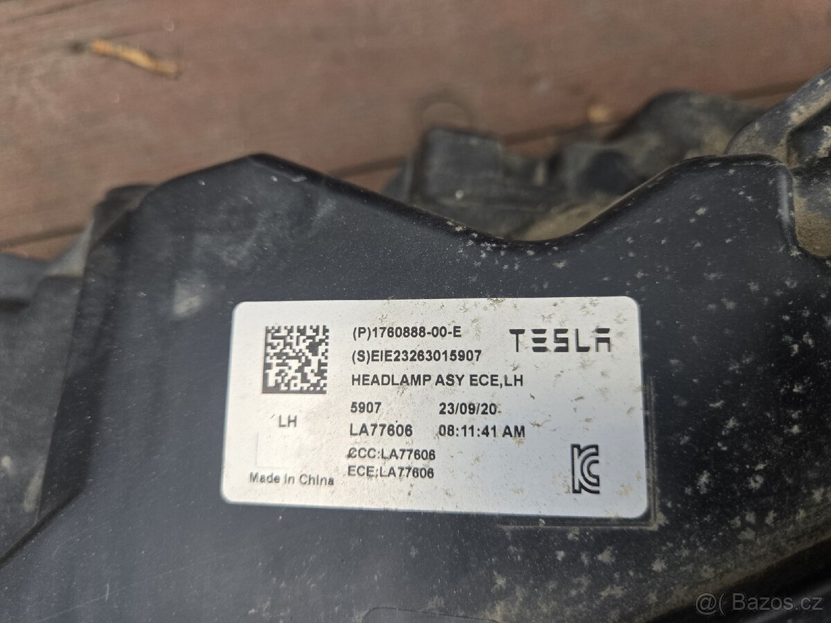 TESLA MODEL 3 LEVE SVETLO NOVY MODEL - 2