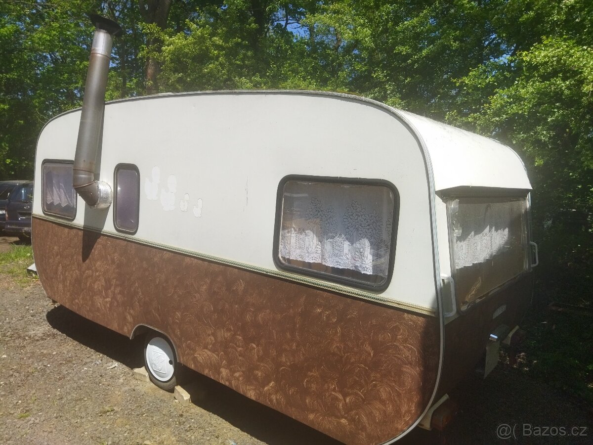 Karavan bez dokladů - 2
