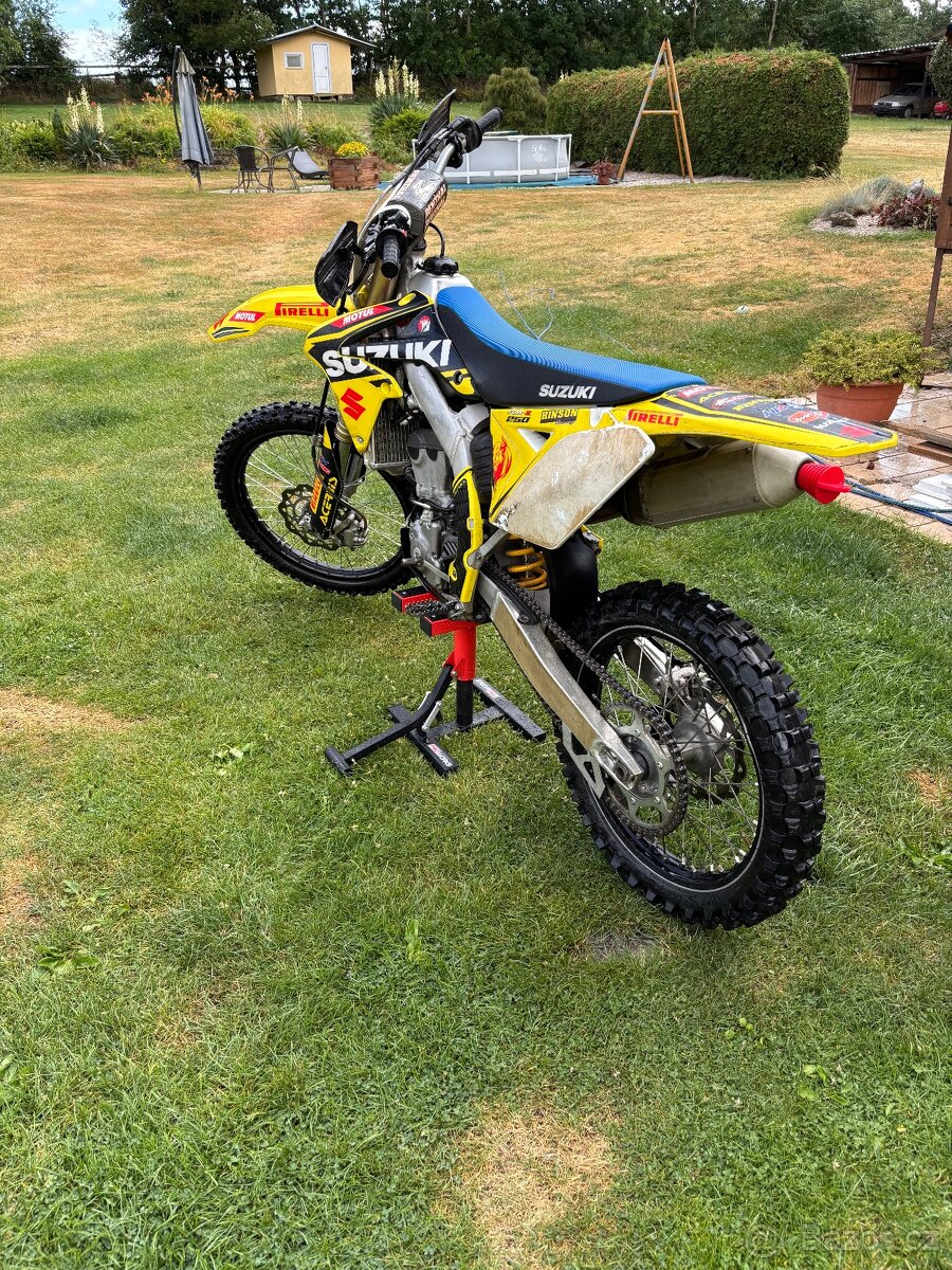 Suzuki rmz 250