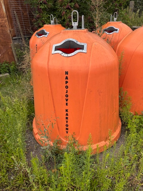 Nádoba na tříděný odpad se spodním výsypem - tzv. zvon - 2