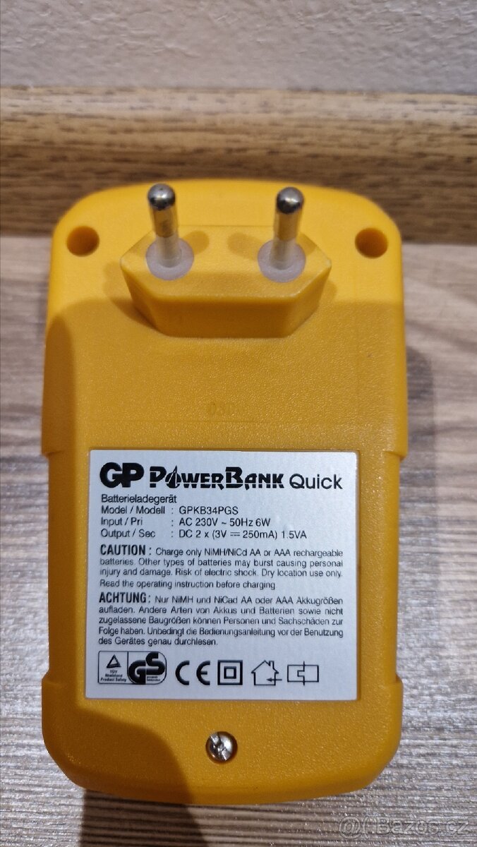 Nabíječka AA, AAA baterií - 2