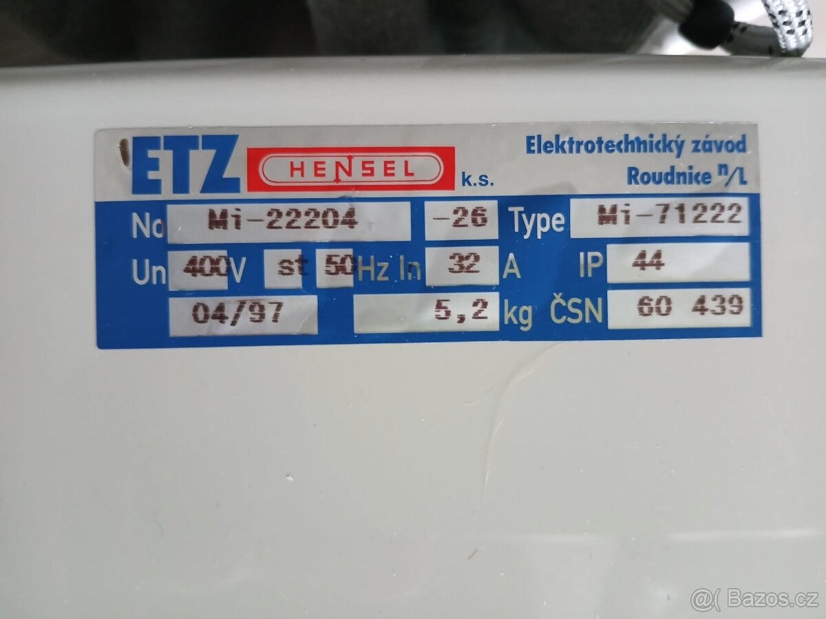 Zásuvková panelová rozvodnice HENSEL - 2