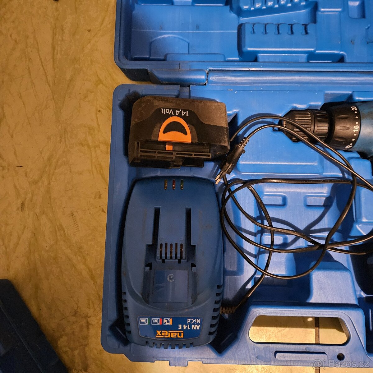 Prodám aku Šroubovák Narex na opravu nebo náhradní díly - 2