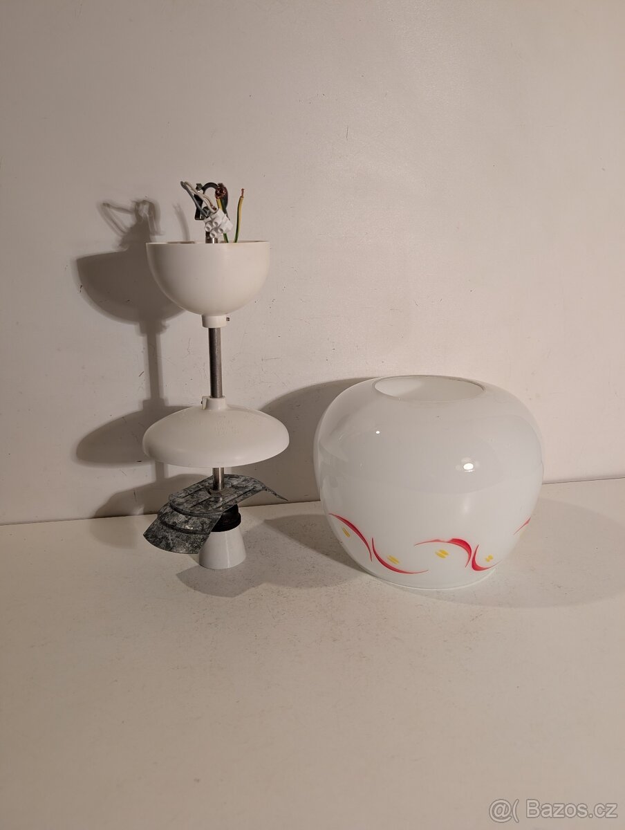 funkcionalistický bakelitový bílý lustr, malované stínidlo - 2