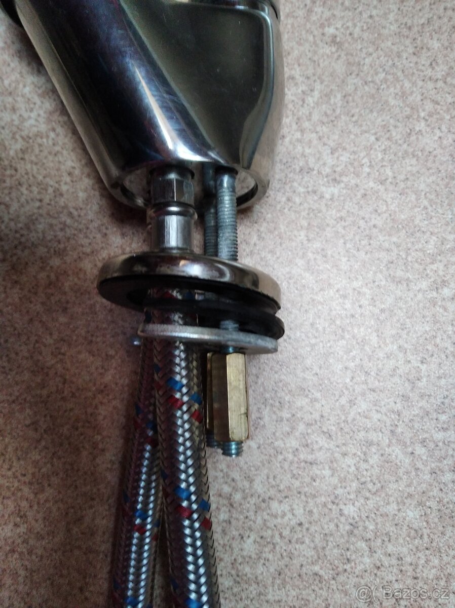 vodovodní dřezová baterie s perlátorem - 2