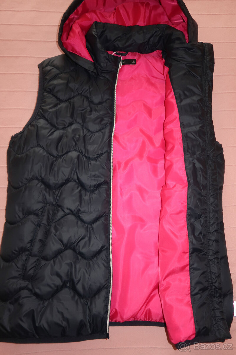 Prošívaná vesta_vel. 152_NOVÁ - 2