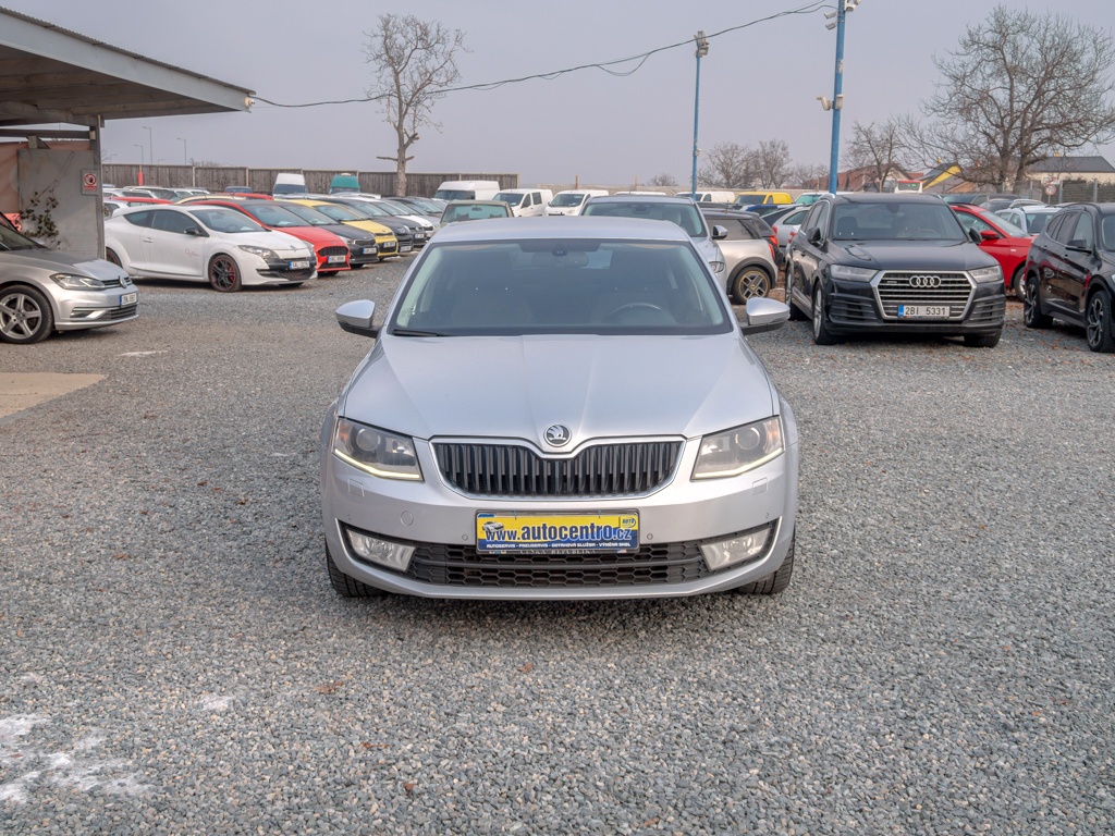 Škoda Octavia ČR 1.2TSI – NAVIGACE - 2
