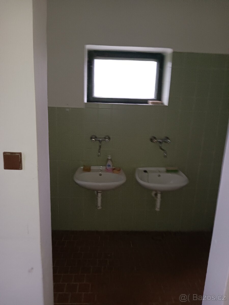 Pronájem haly Krumsín - 2