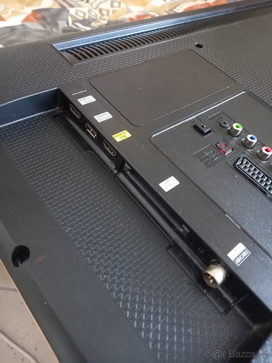 Samsung UE32J4100AWXXH LED TV - 2