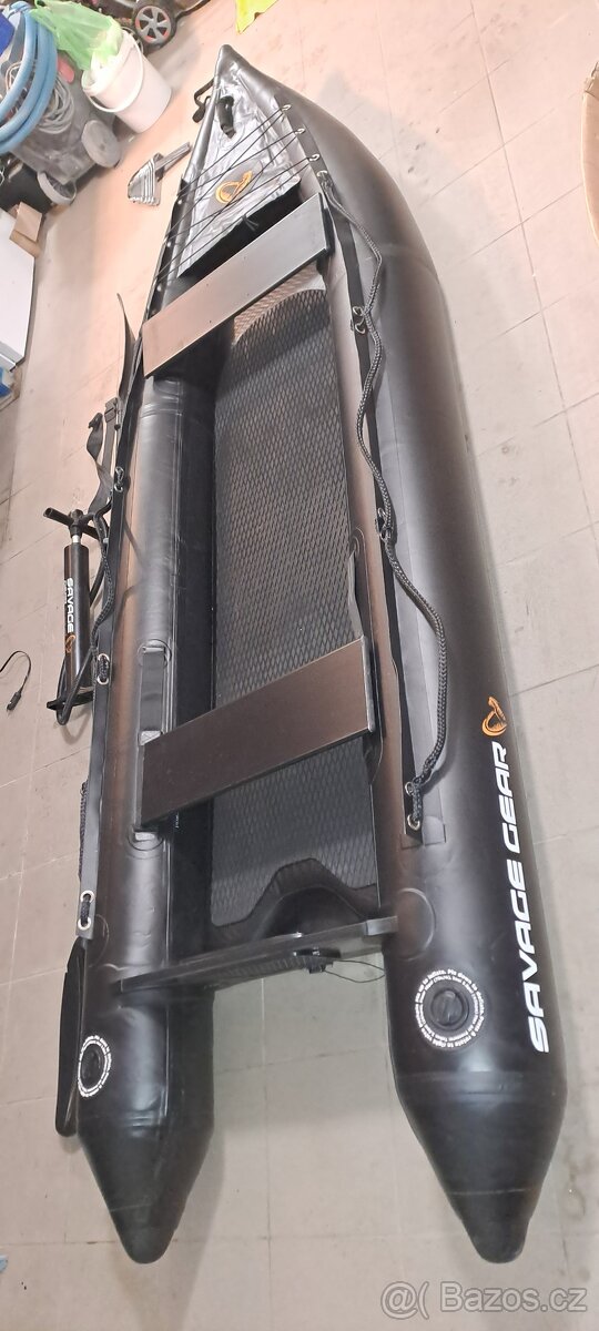 Kajak Savage Gear - 2
