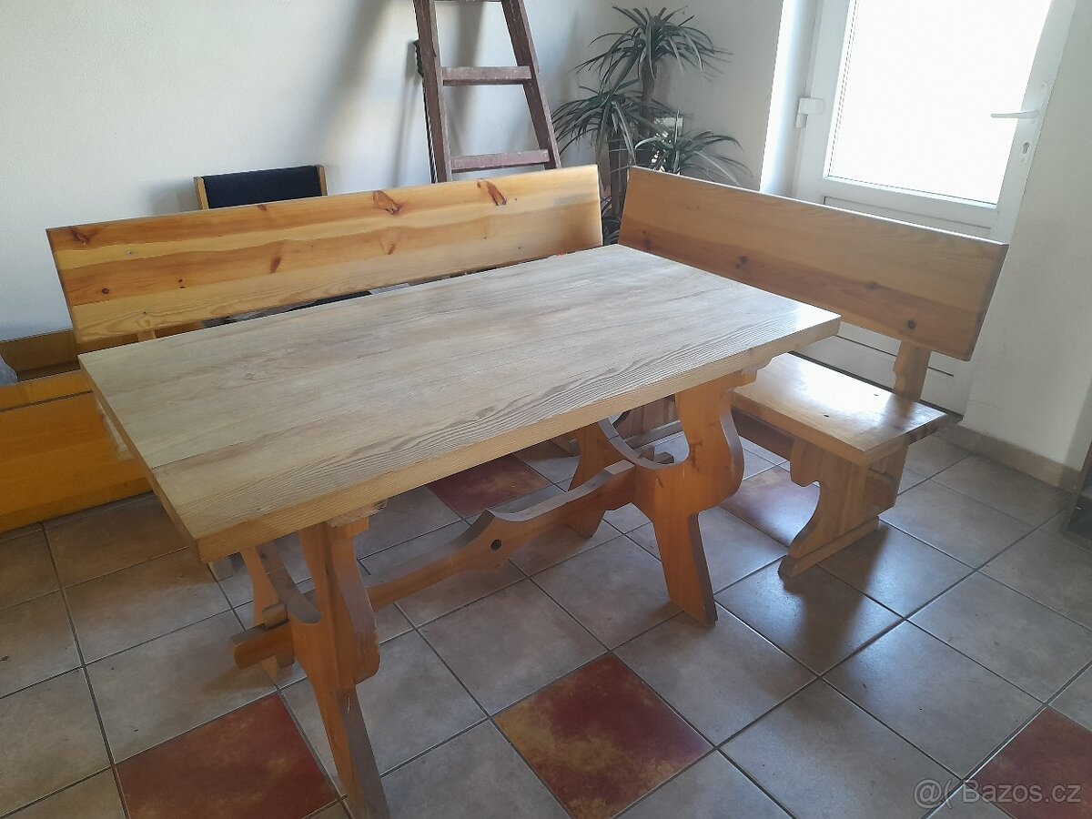 Prodám dřevěný stůl, rohovou lavici, židle - 2