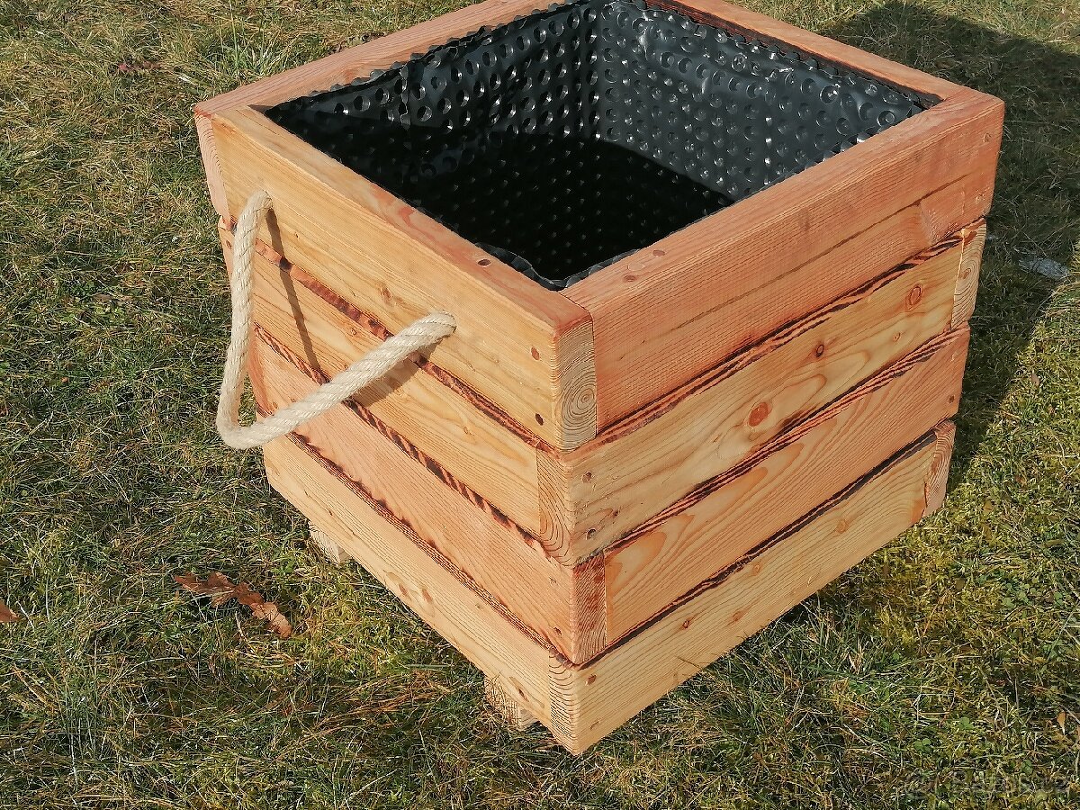 10% SLEVA Modřínový masivní vyvýšený záhon-květináč - 2