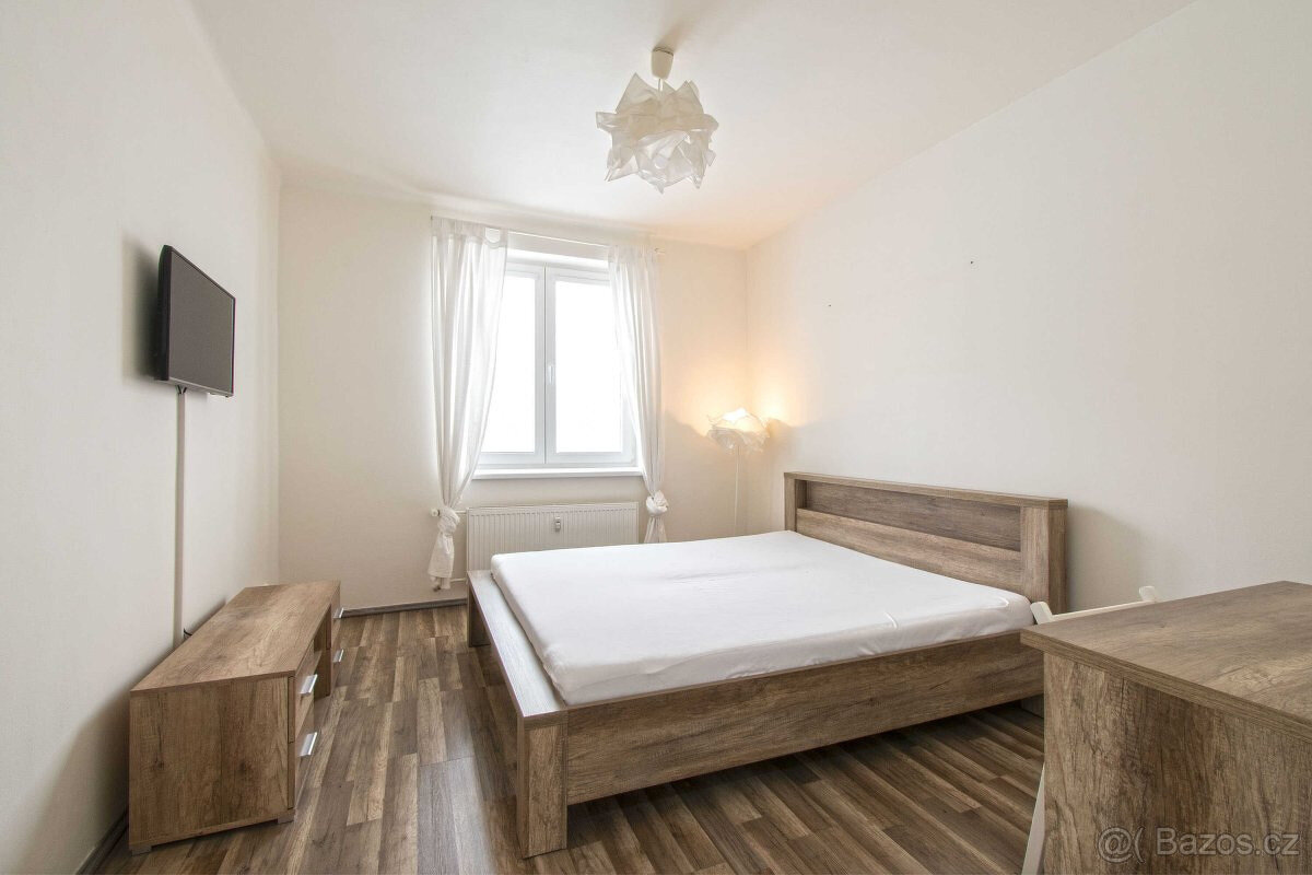 Pronájem bytu 1+1, Kladenská, Vokovice, 17500 Kč/měs, 36 m2 - 2