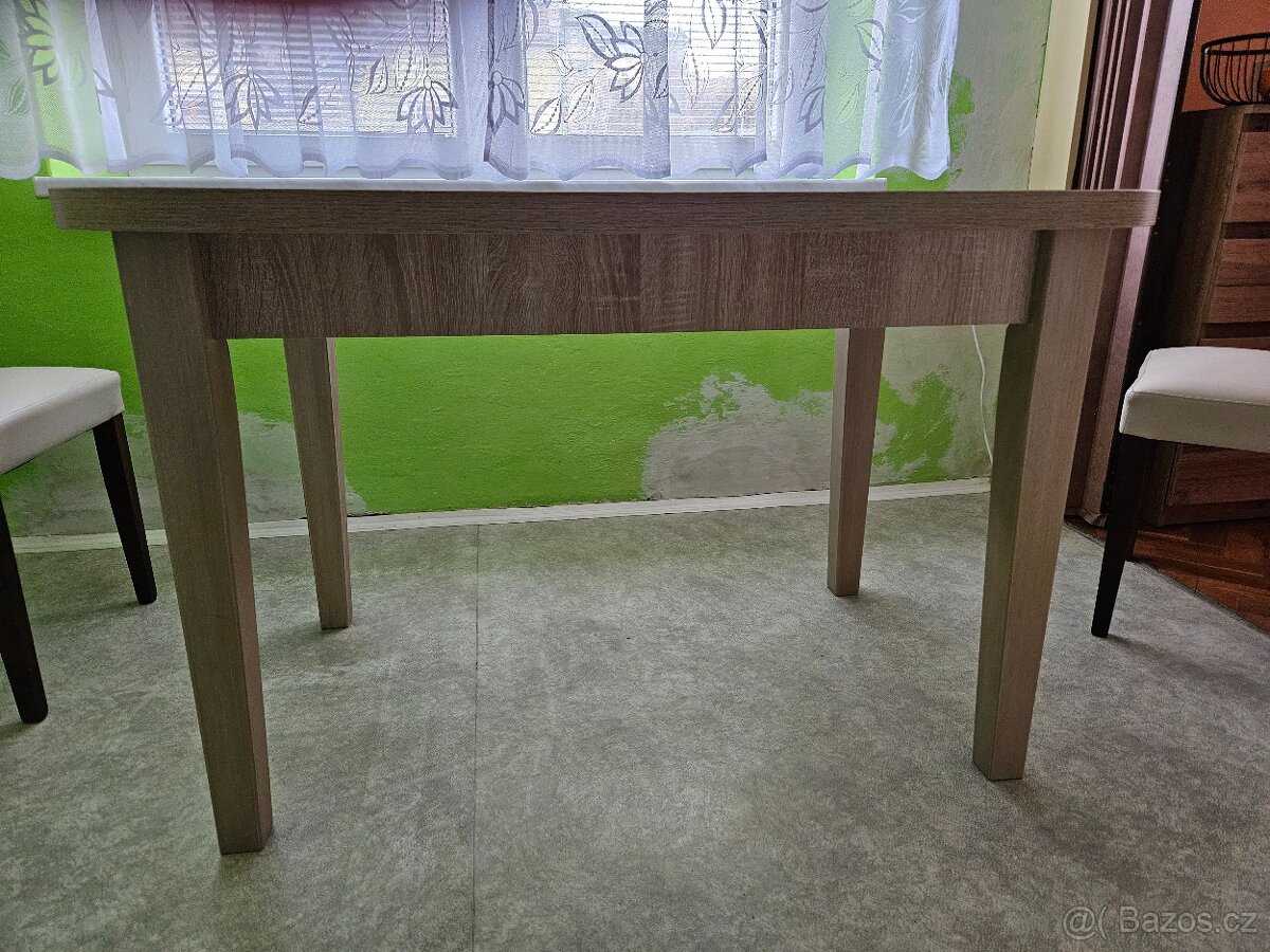 Jídelní stůl se 4 židlemi - 2