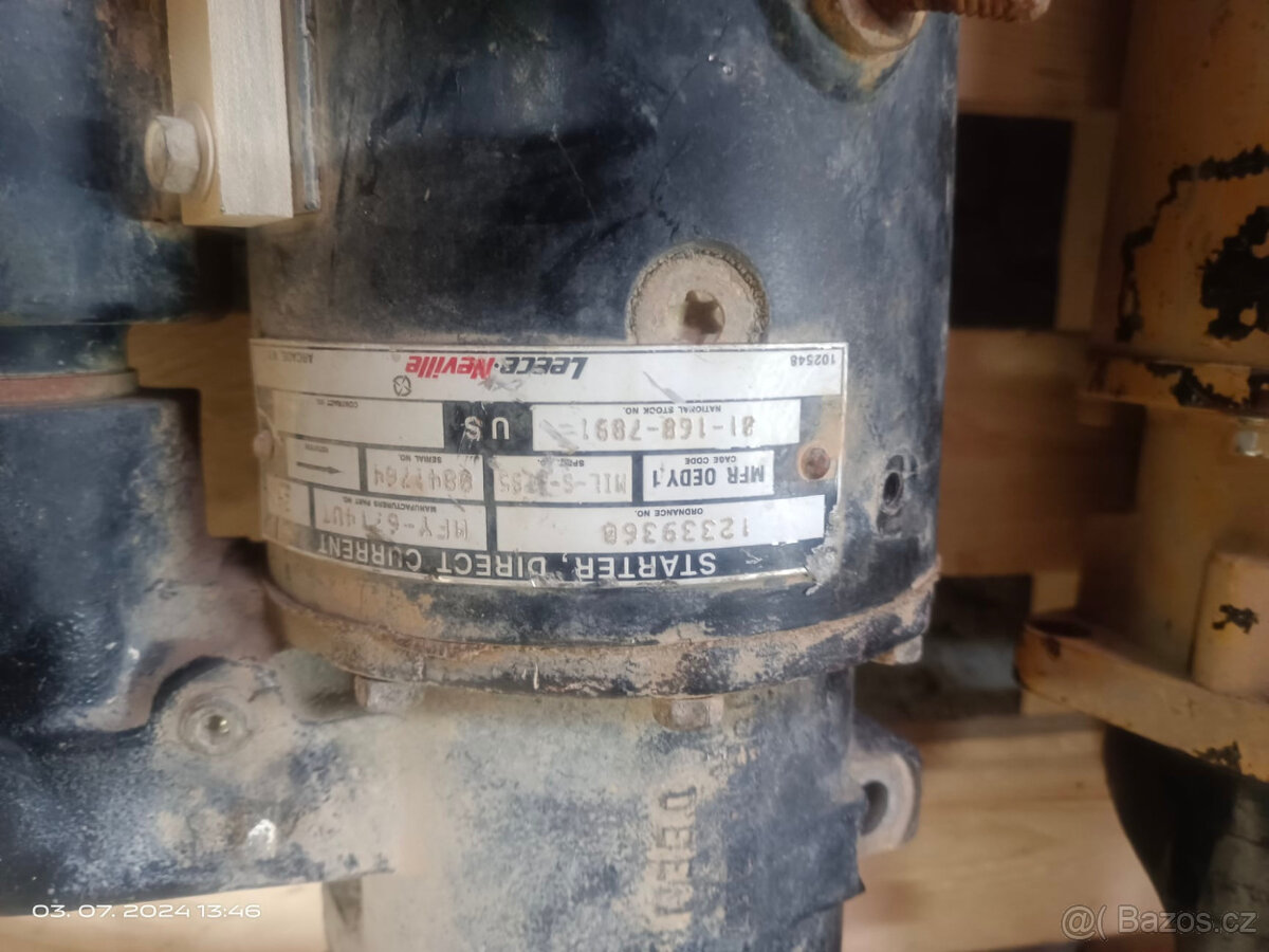 US Army startery. Humvee M998, Hummer H1