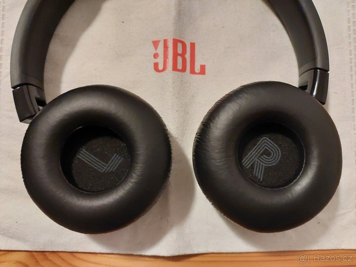 JBL Tune 670NC s pouzdrem - 2