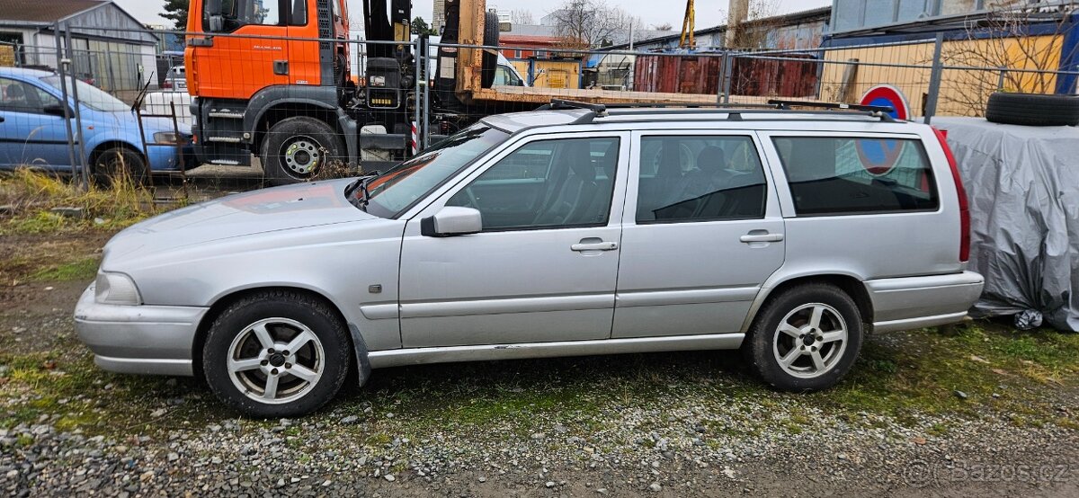 Volvo V70 2,5 TDI automat - 2