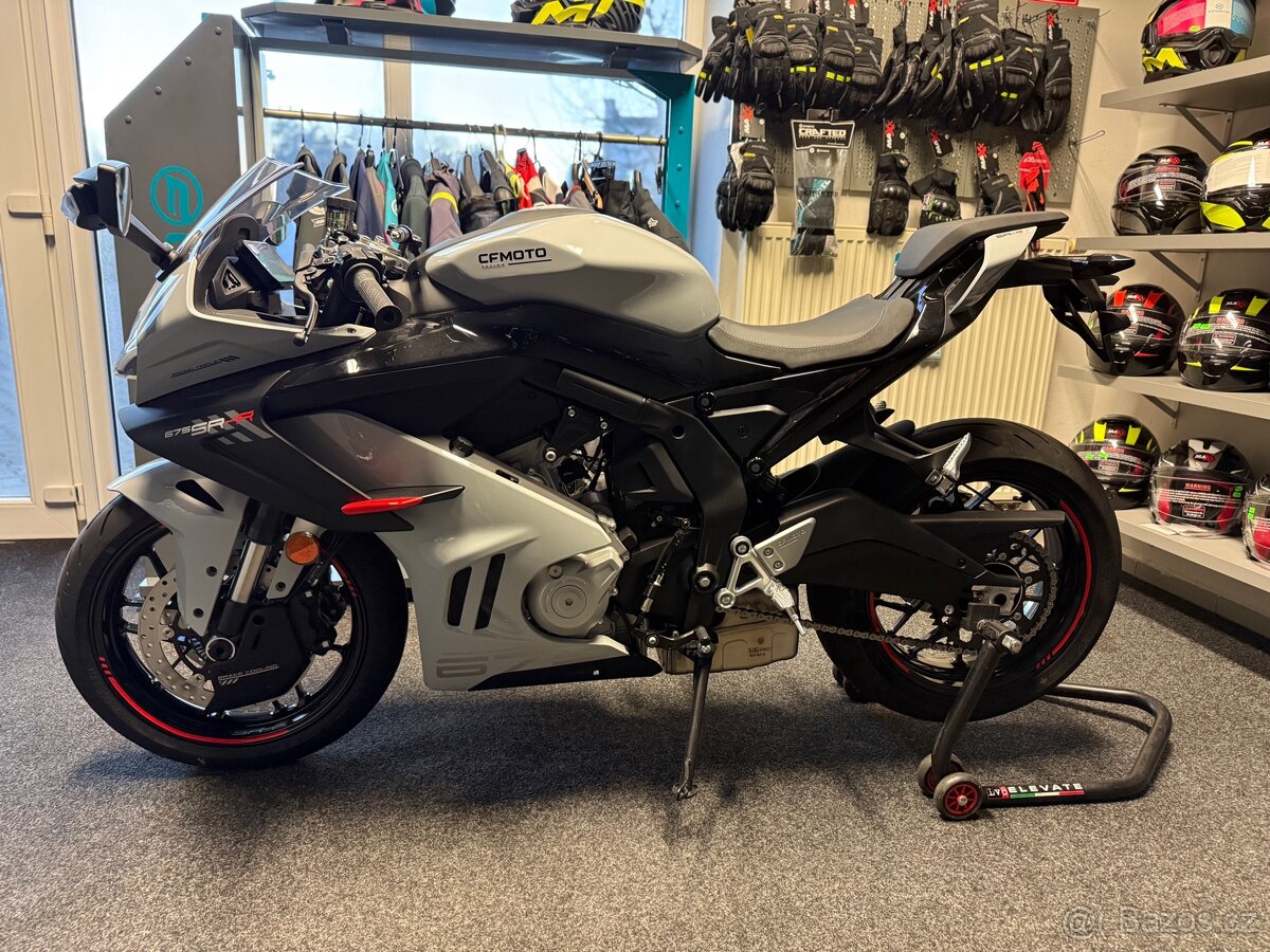 CF MOTO 675 SR-R - 2