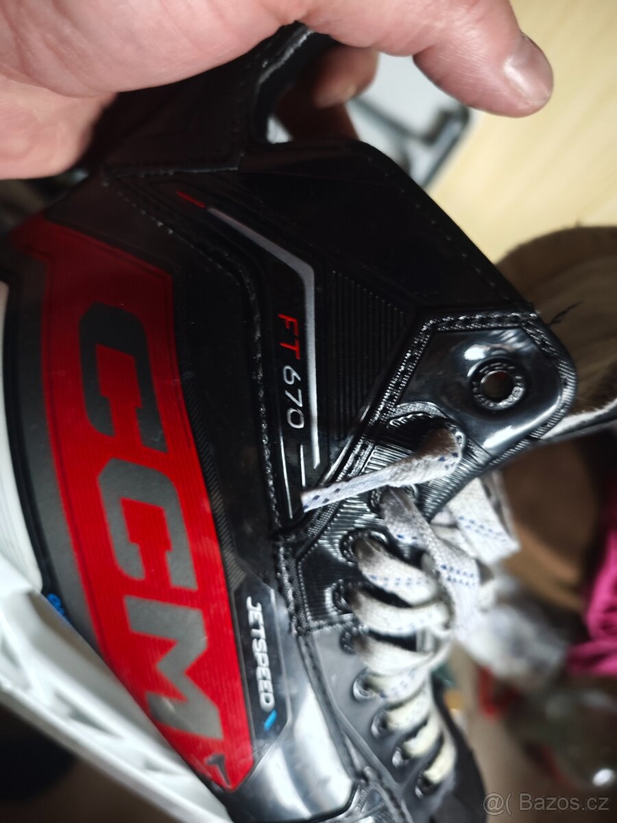 Brusle CCM JETSPEED FT670 SR vel.43,5 - 2