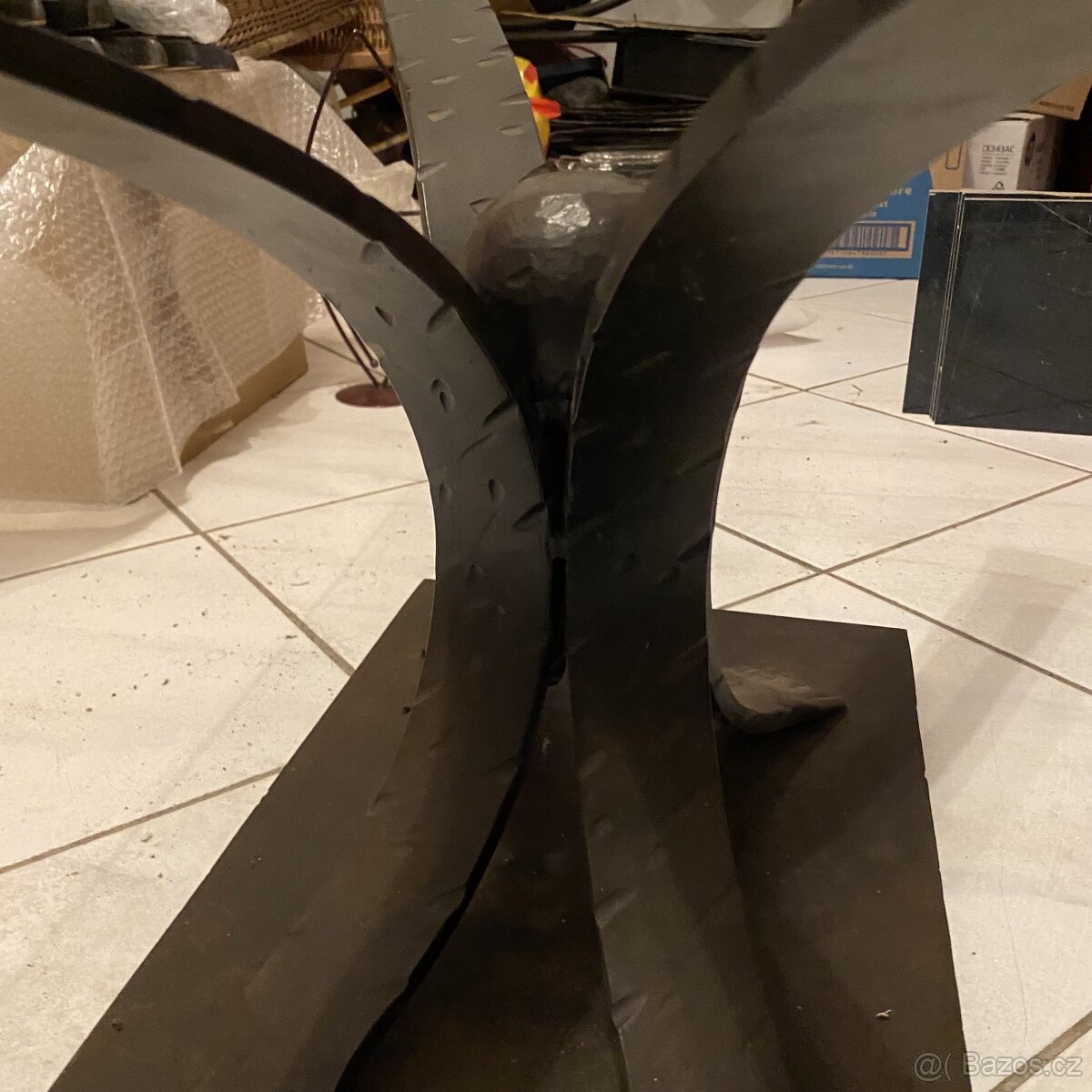 Robusní,kovaný stůl kovářská, konferenční stolek - 2