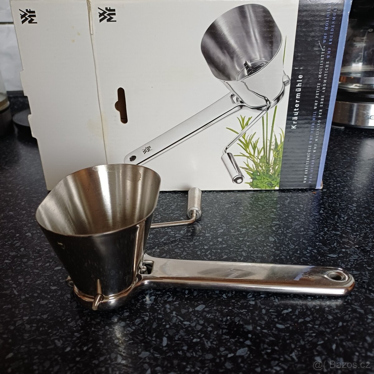 Nerezový mlýnek na bylinky WMF - 2